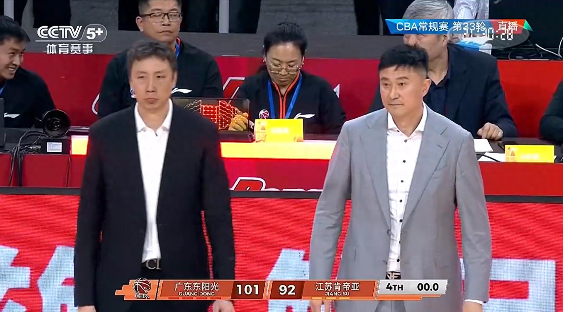 APP下载-出乎意料!江苏输球后,一人向杜锋鞠躬,球迷:人品球品都是顶级